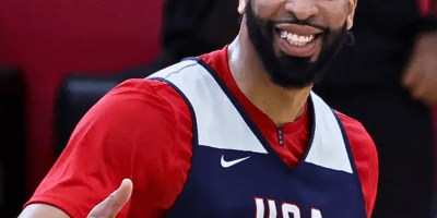 Anthony Davis shining in the USA VS CANADA basketball showcase.