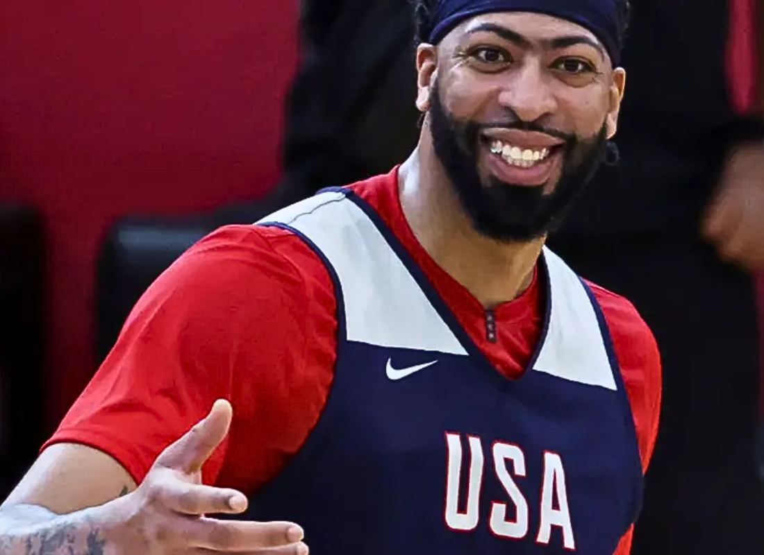 Anthony Davis shining in the USA VS CANADA basketball showcase.