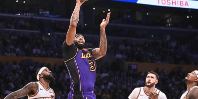 Anthony Davis scores 35 points, leading the Lakers to a 2-0 record with a dominant performance on the court.