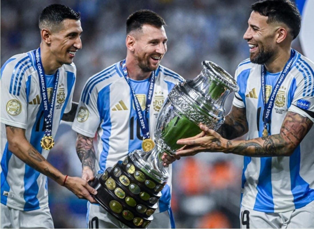 Photo of Messi along with his teammates, lifting Copa America2024 Cup.