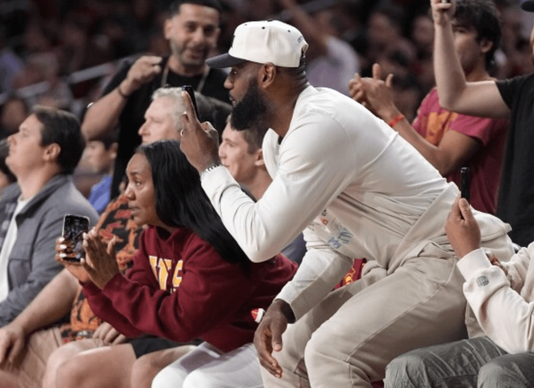 Photo of Bronny James's family after his cardiac arrest.