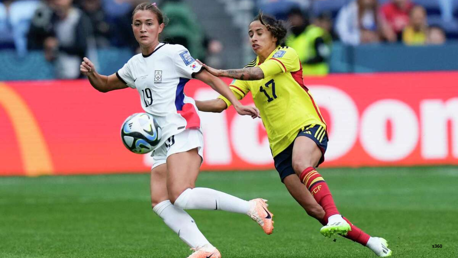 Photo of Casey Phair left and Carolina Arias during the match between Colombia and South Korea at the Sydney Football Stadium