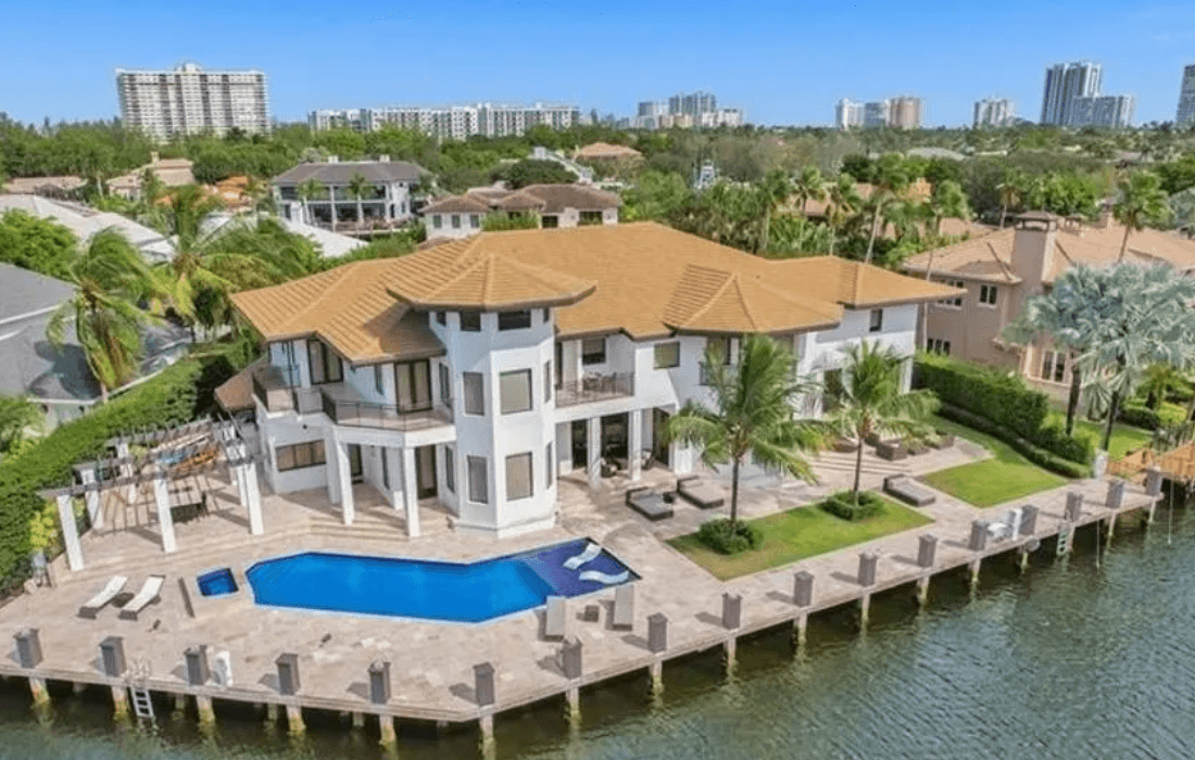 Photo of the house that Messi own in Florida, USA.