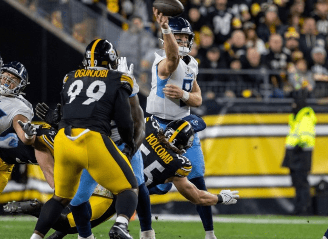 Photo of Pittsburgh vs Titans in week 9 in NFL