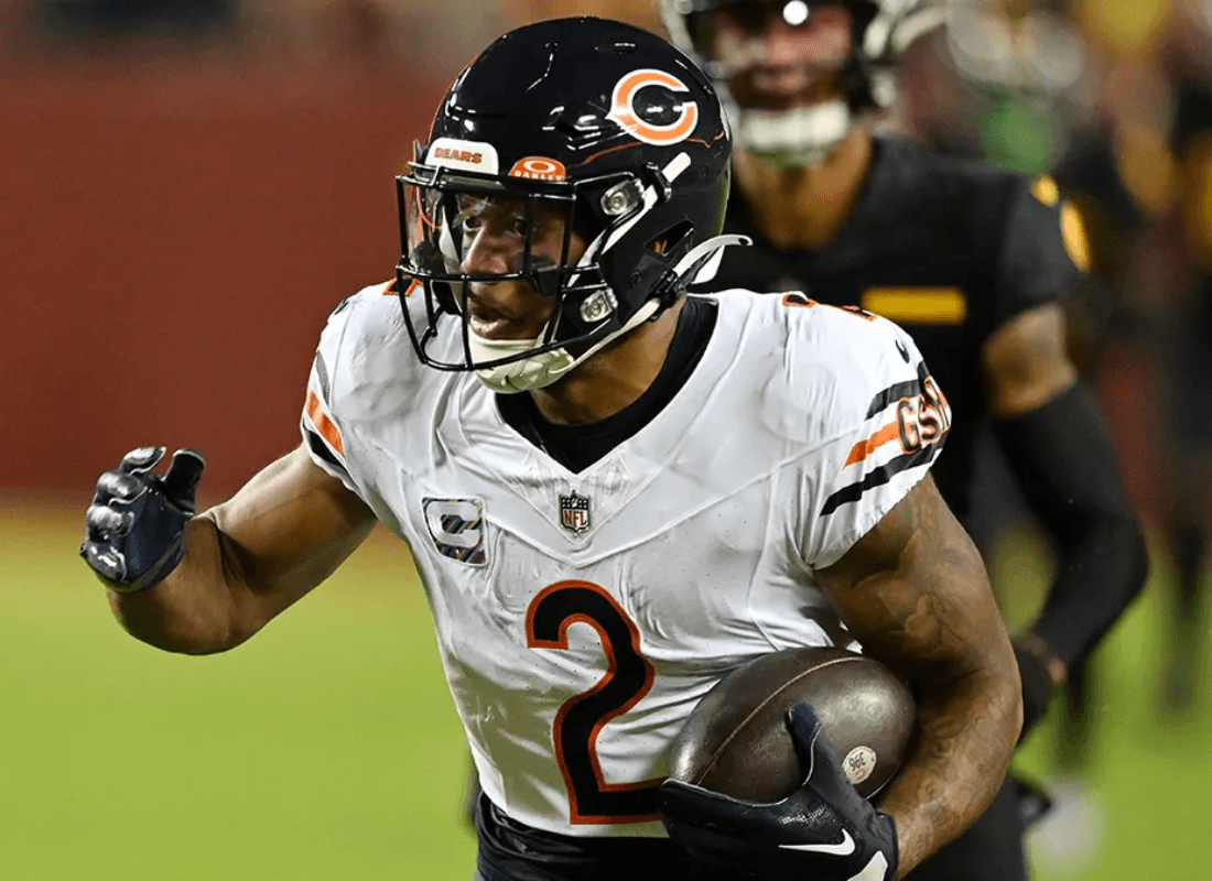 Photo of DJ Moore, Bears's player in FedExField against Commanders