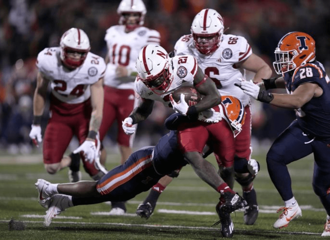 Photo of Huskers in actions during the match against Illinois.