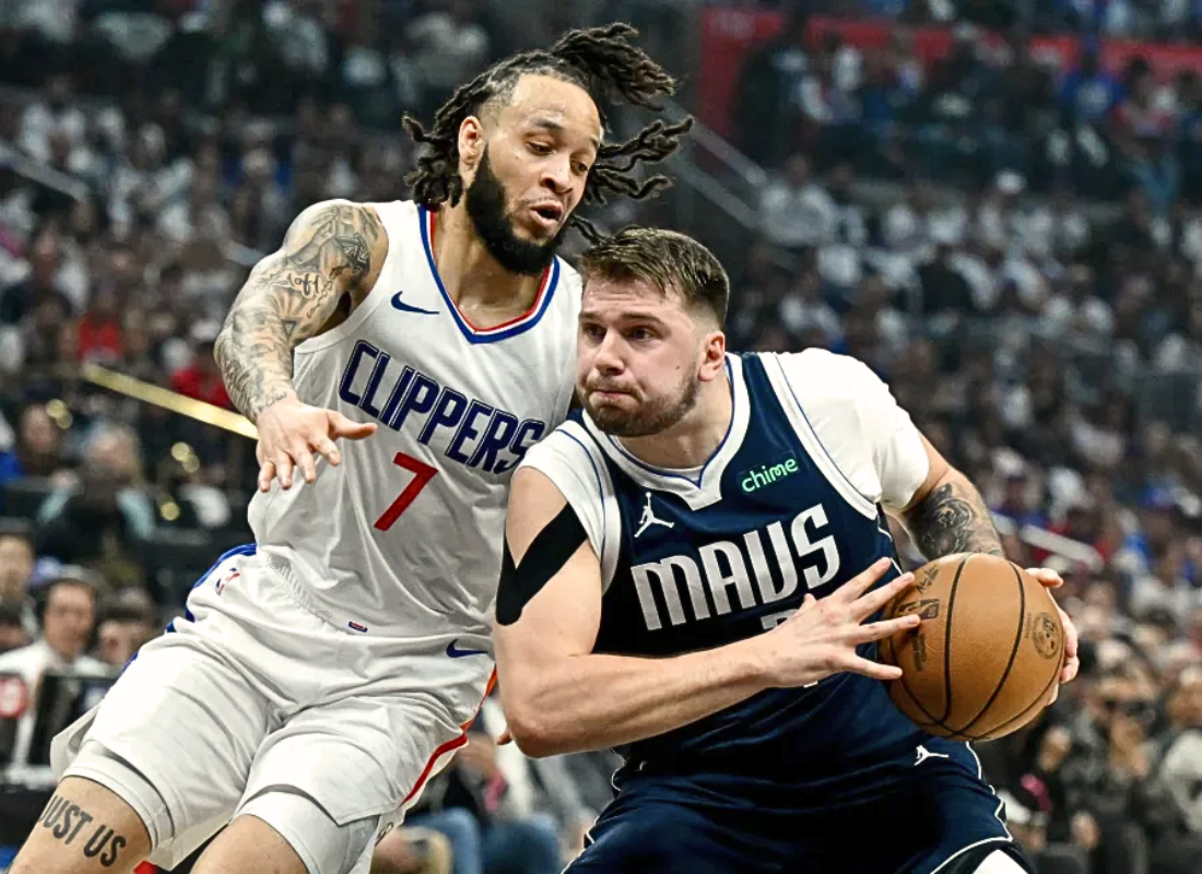 Photo of Dončić in the Mavericks vs. Clippers.