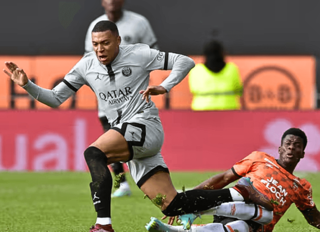 Photo of Mbappe in the match PSG vs Lorient where he score twice.