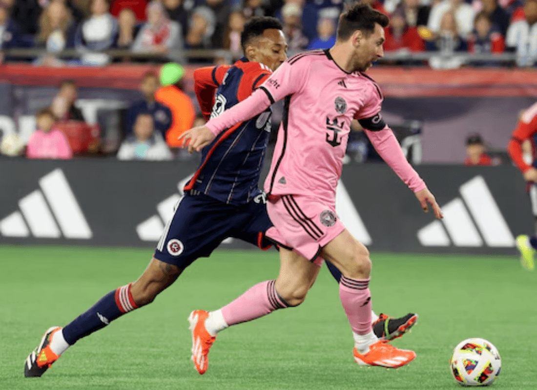 Photo of Messi in the match Inter Miami vs New England Revolution.