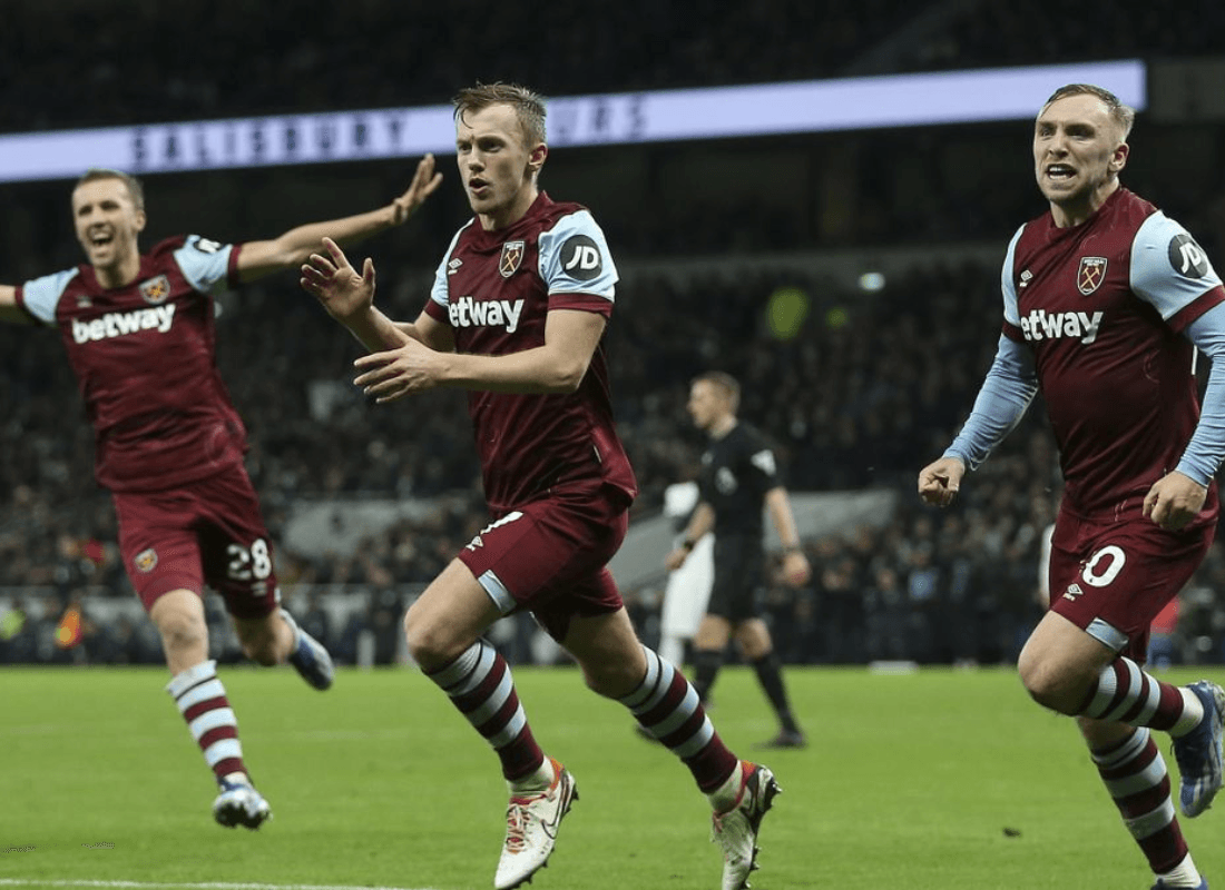 Photo of West Ham celebrating wins over Tottenham.