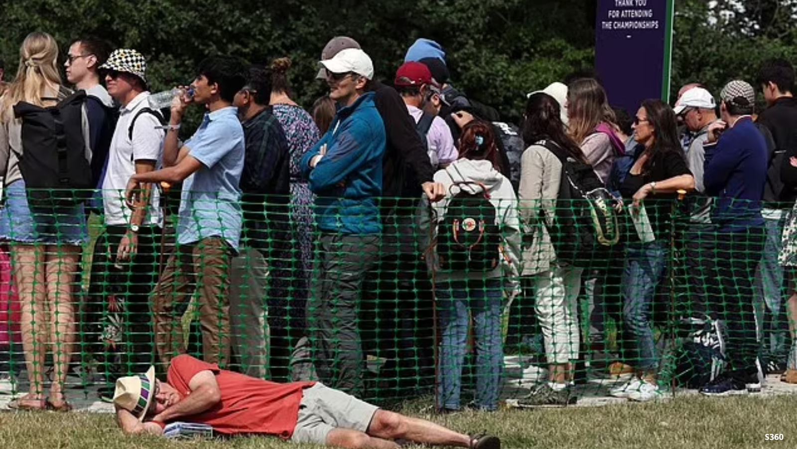Photo of Wimbledon disappointed fans queue