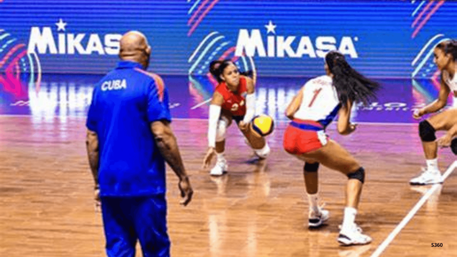 Photo of the volleyball match between Cuba and Canada.